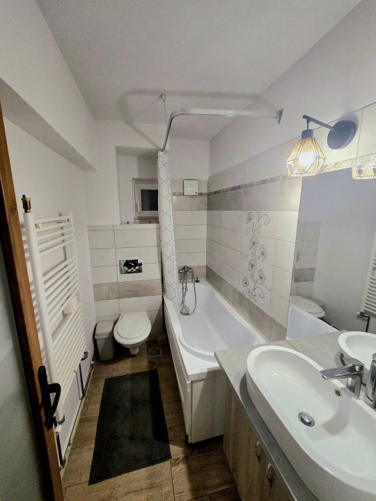 Apartament de închiriat | 3 camere | 65mp | Pacurari zona Smile Pizza