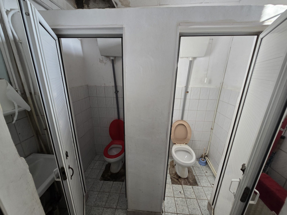 Inchiriere Spațiu Comercial Vitrat, 76 mp Dacia - Mega Image.