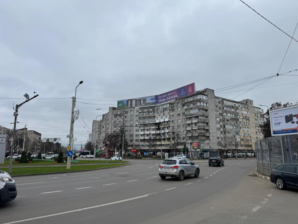 Inchiriere Spațiu Comercial Vitrat, 52 mp Podul Ros