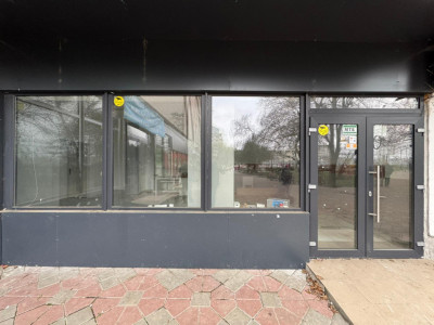 Inchiriere Spațiu Comercial Vitrat, 52 mp Podul Ros