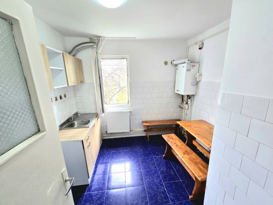 Inchiriere apartament | Doua camere semi-decomandat | Cantemir - 50mp