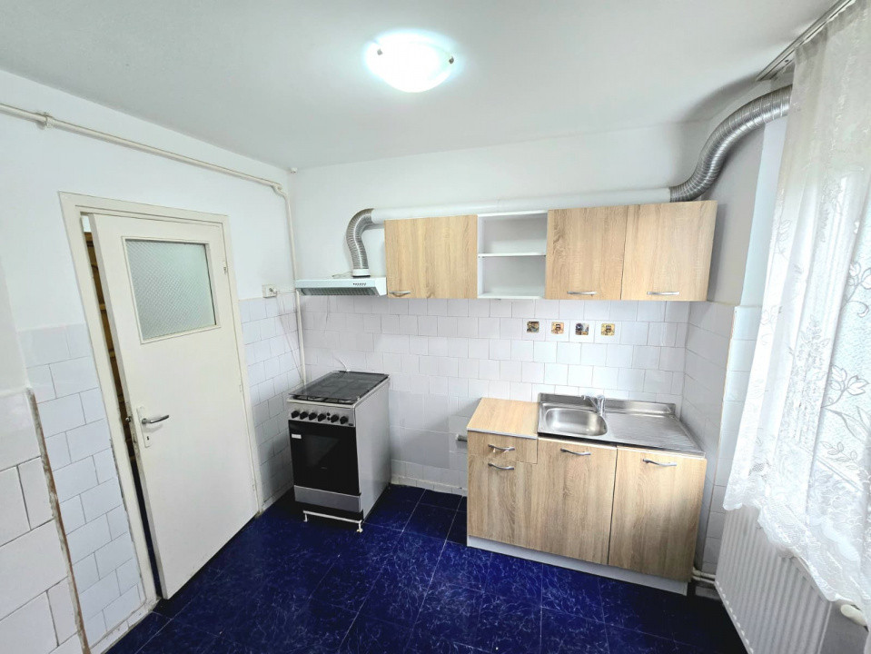 Inchiriere apartament | Doua camere semi-decomandat | Cantemir - 50mp