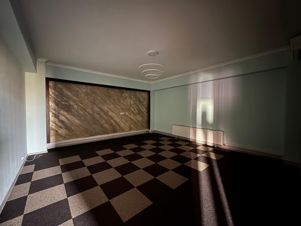 Inchiriere Spațiu Comercial Vitrat, 480 mp Tatarasi - Hotel Amadeo