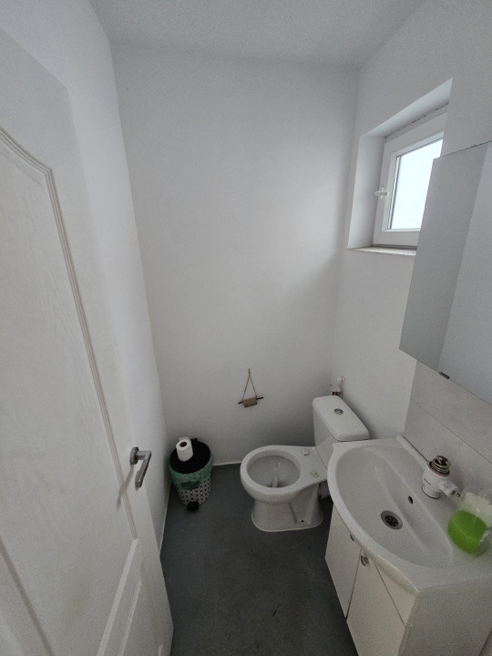 Inchiriere Spațiu Comercial Vitrat, 56 mp  - Strada Elena Doamna - UMF