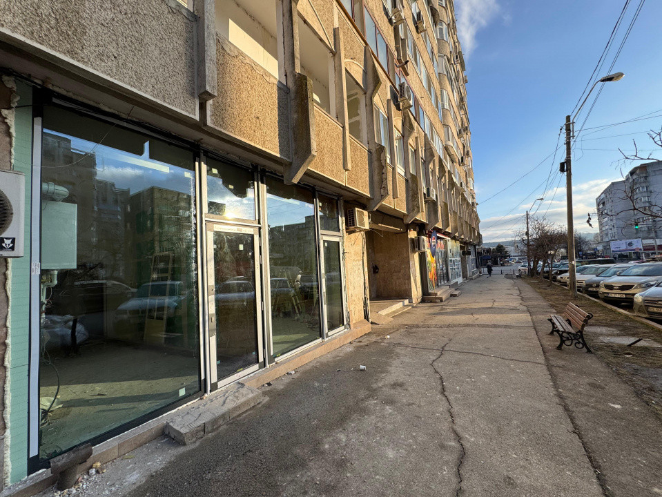 Inchiriere Spațiu Comercial Vitrat, 24 mp Pacurari - Lukoil.
