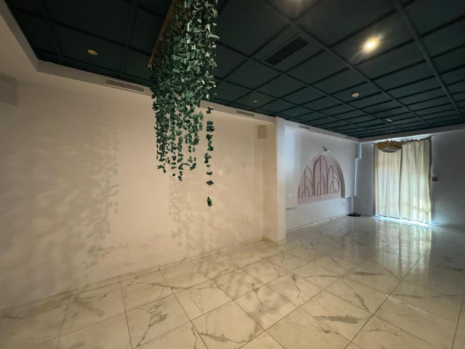 Inchiriere Spațiu pentru Restaurant, 300 mp utili + 300 mp terasă - Gară