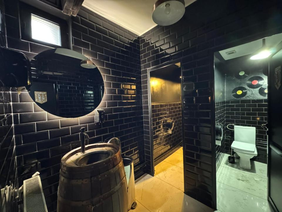 Inchiriere Spațiu pentru Restaurant, 300 mp utili + 300 mp terasă - Gară