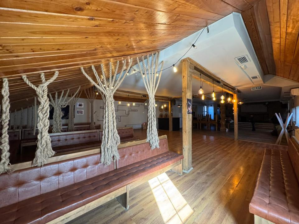 Inchiriere Spațiu pentru Restaurant, 300 mp utili + 300 mp terasă - Gară