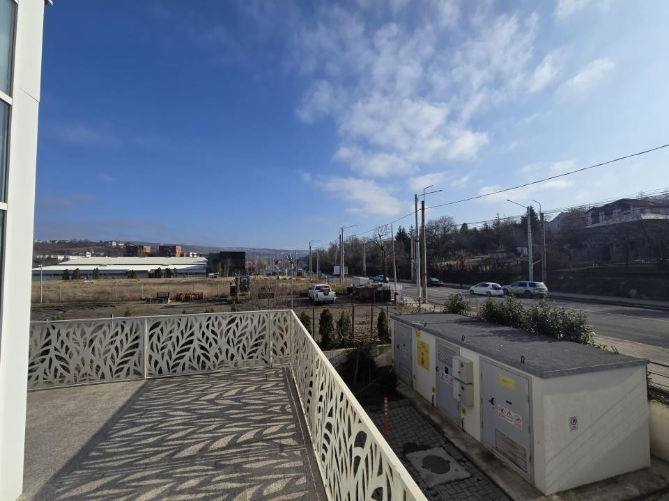 Inchiriere Spațiu Comercial Vitrat, 100mp - Bucium