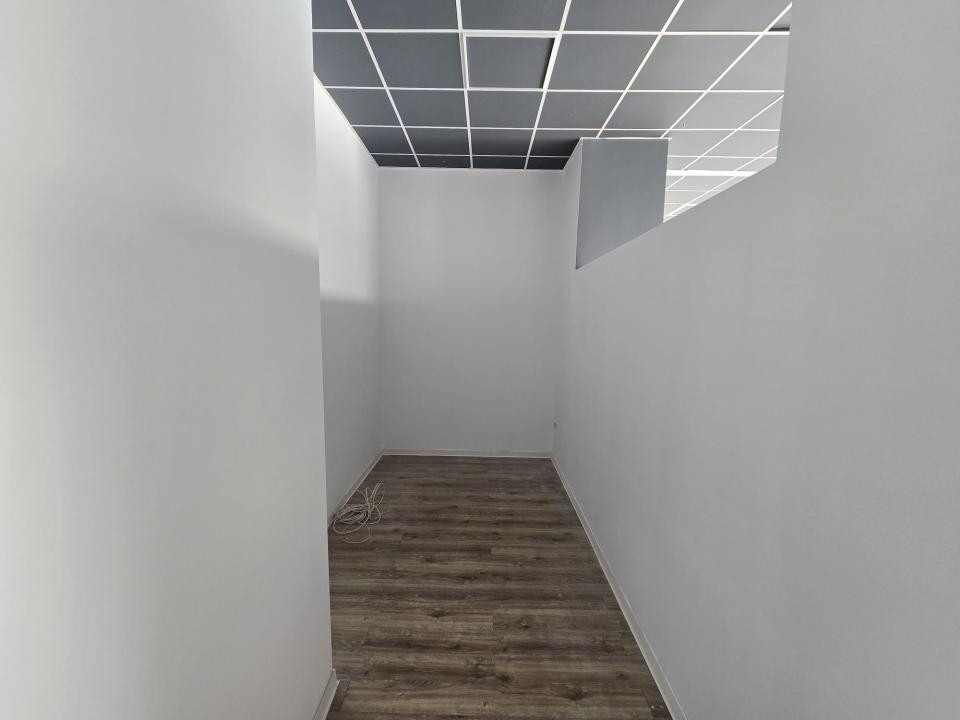 Inchiriere Spațiu Comercial Vitrat, 100mp - Bucium