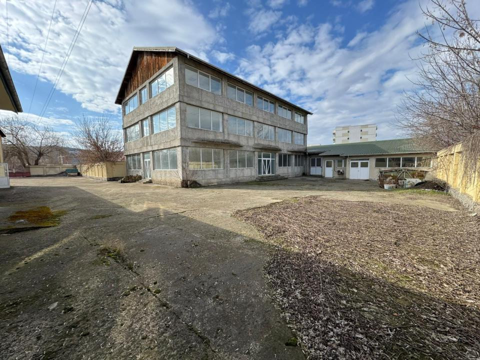 Inchiriere Cladire Medicala/Birouri/Spatii comerciale- 1100mp Bucium