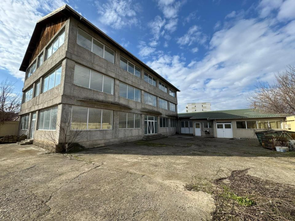 Inchiriere Cladire Medicala/Birouri/Spatii comerciale- 1100mp Bucium