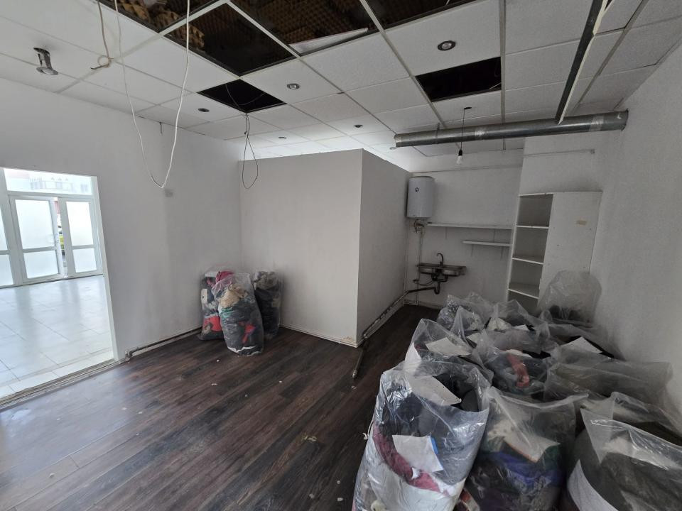 Inchiriere Spațiu Comercial Vitrat, 140 mp Dacia - Statia Bicaz