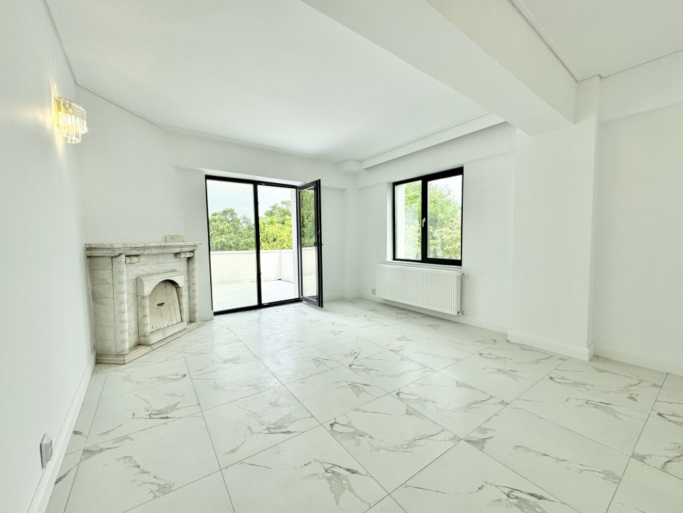 Vânzare Vilă Unicat în Copou- 1000 mp utili + 2300 teren, 15 parcări.