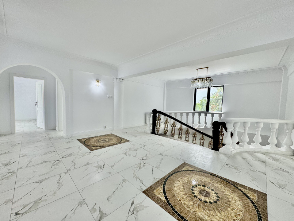 Vânzare Vilă Unicat în Copou- 1000 mp utili + 2300 teren, 15 parcări.