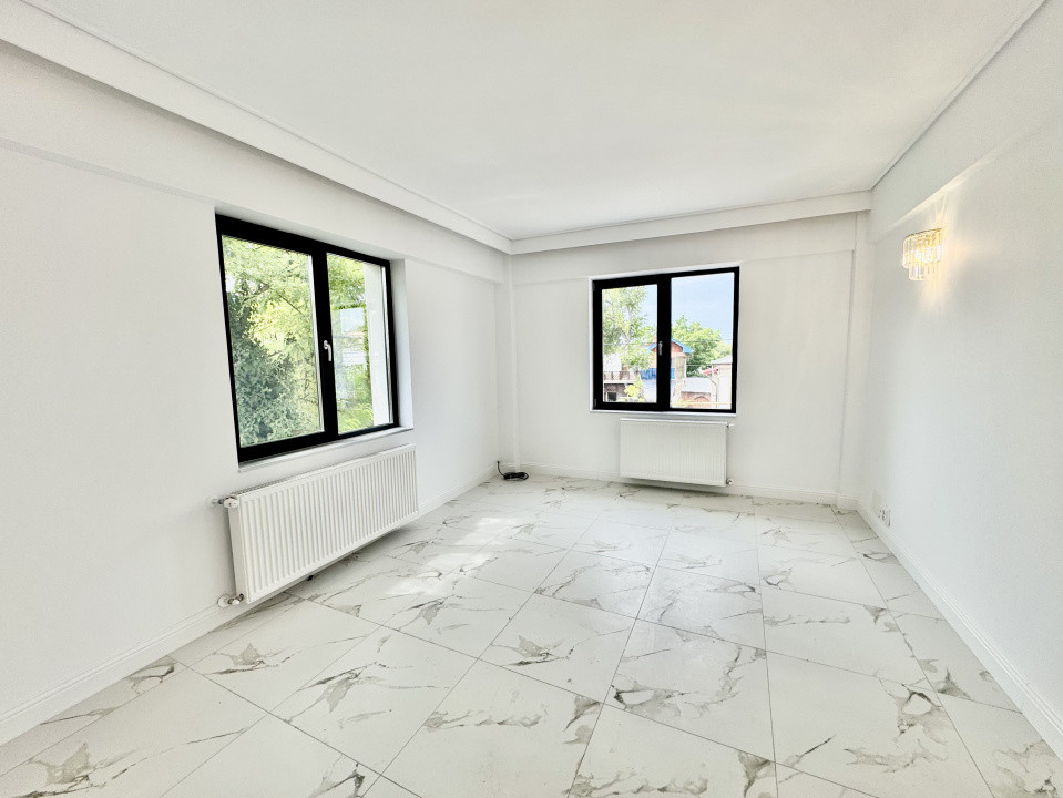 Vânzare Vilă Unicat în Copou- 1000 mp utili + 2300 teren, 15 parcări.