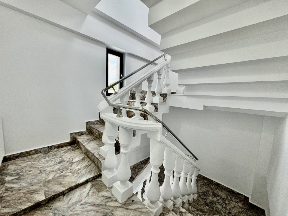 Vânzare Vilă Unicat în Copou- 1000 mp utili + 2300 teren, 15 parcări.