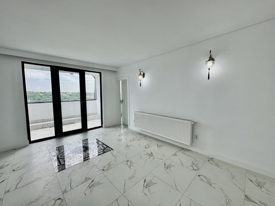 Vânzare Vilă Unicat în Copou- 1000 mp utili + 2300 teren, 15 parcări.