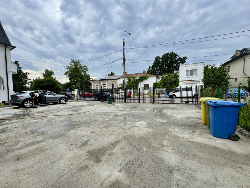 Vânzare Vilă Unicat în Copou- 1000 mp utili + 2300 teren, 15 parcări.