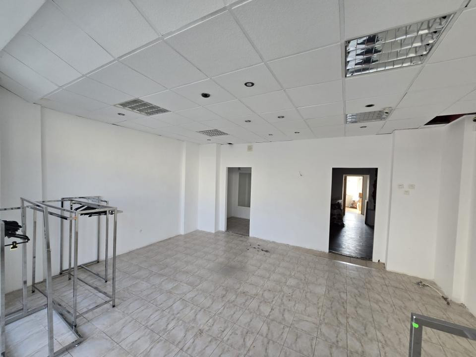 Inchiriere Spațiu Comercial Vitrat, 70 mp Dacia - Statia Bicaz