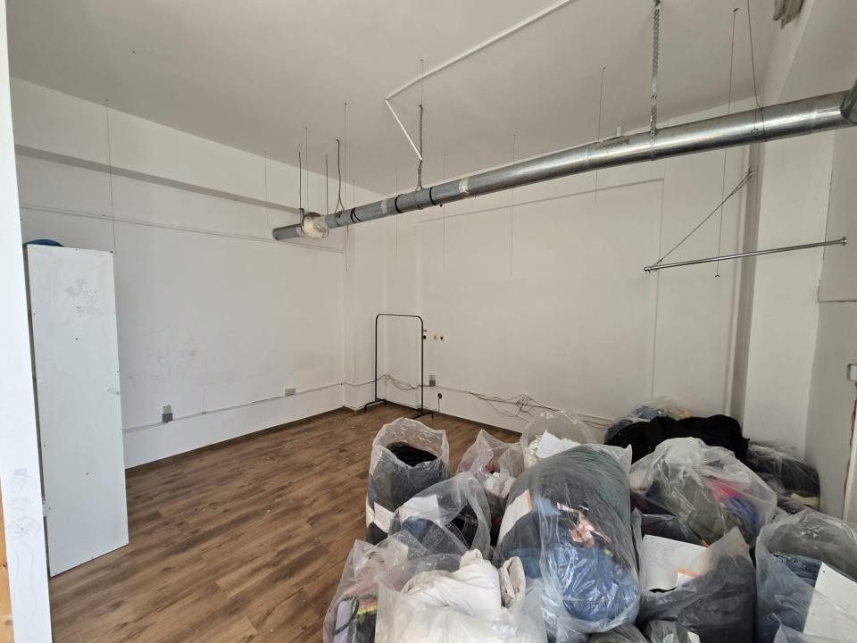 Inchiriere Spațiu Comercial Vitrat, 70 mp Dacia - Statia Bicaz