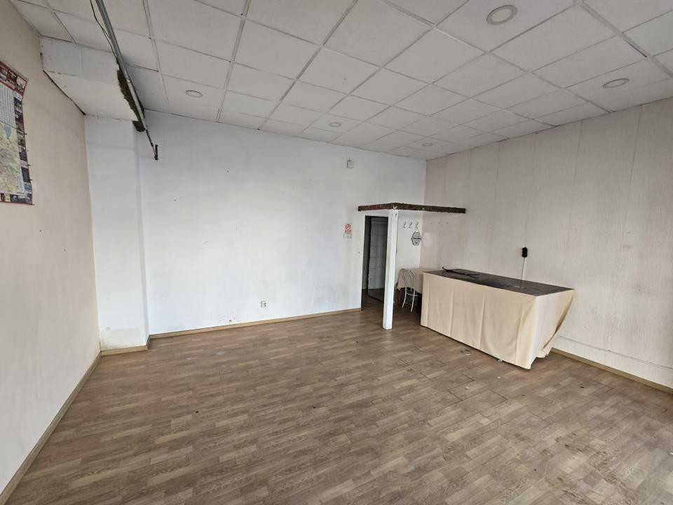 Inchiriere Spațiu Comercial Vitrat, 70 mp Dacia - Statia Bicaz