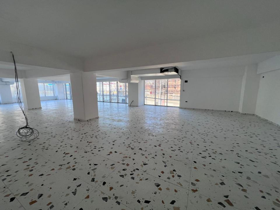 Inchiriere Spațiu Comercial Vitrat, 210 mp Nicolina - OMV