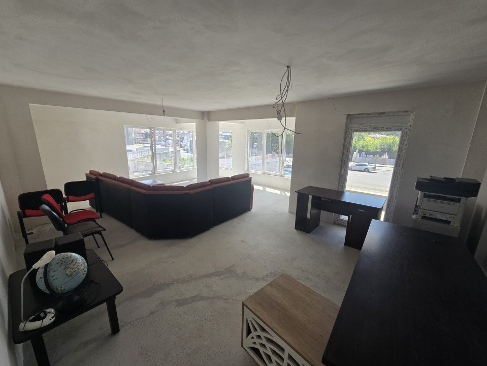 Inchiriere Spații Comerciale/Birouri - de la 30mp la 150mp - Poitiers