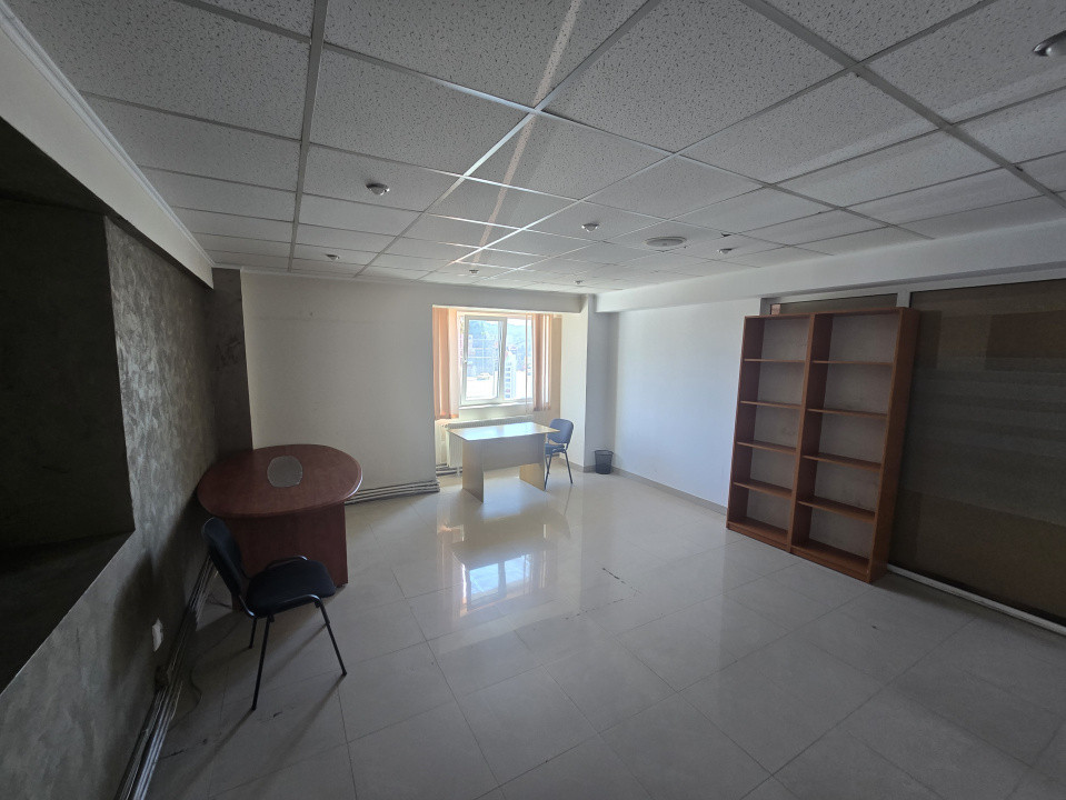 Inchiriere Spații Comerciale/Birouri - de la 30mp la 150mp - Poitiers