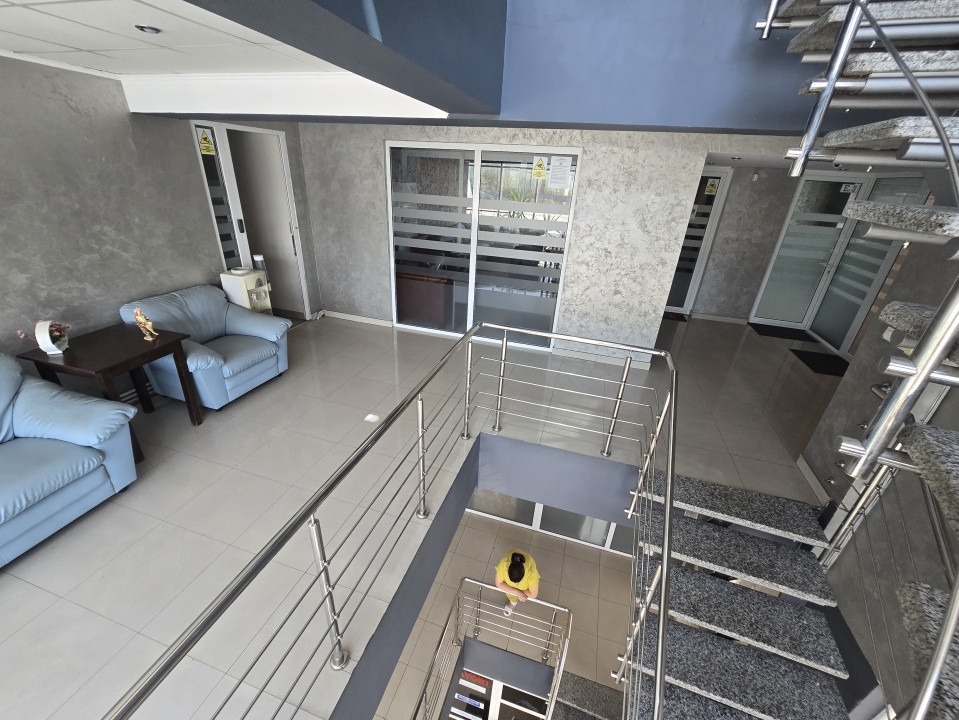 Inchiriere Spații Comerciale/Birouri - de la 30mp la 150mp - Poitiers