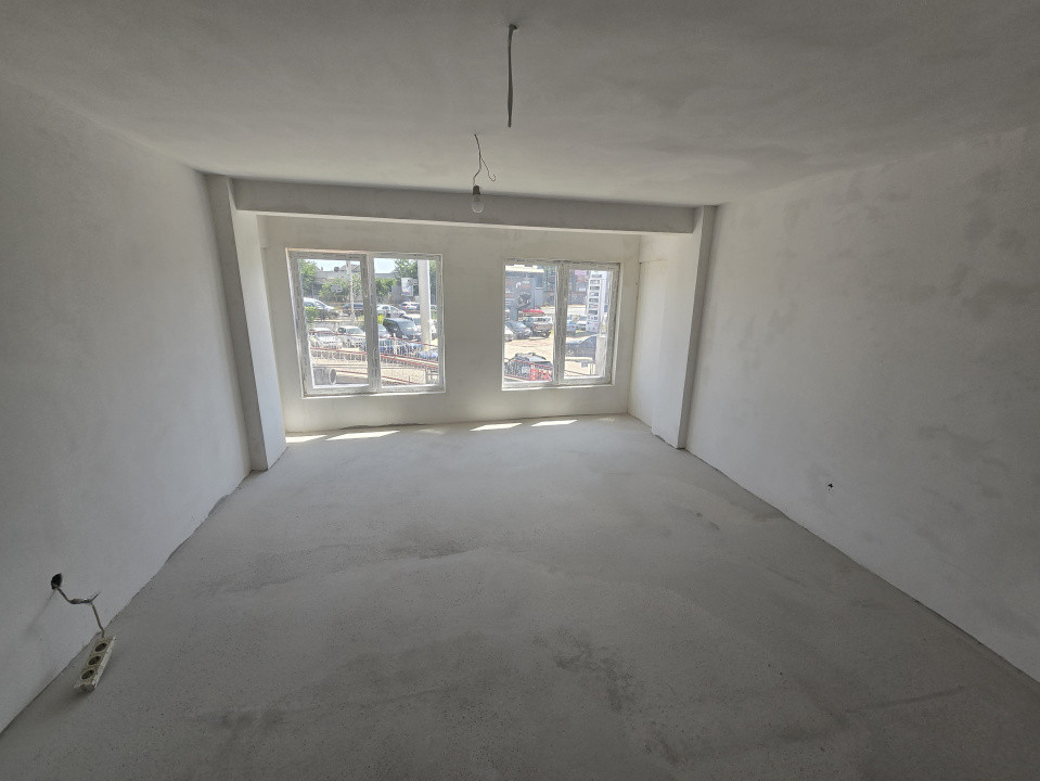 Inchiriere Spații Comerciale/Birouri - de la 30mp la 150mp - Poitiers
