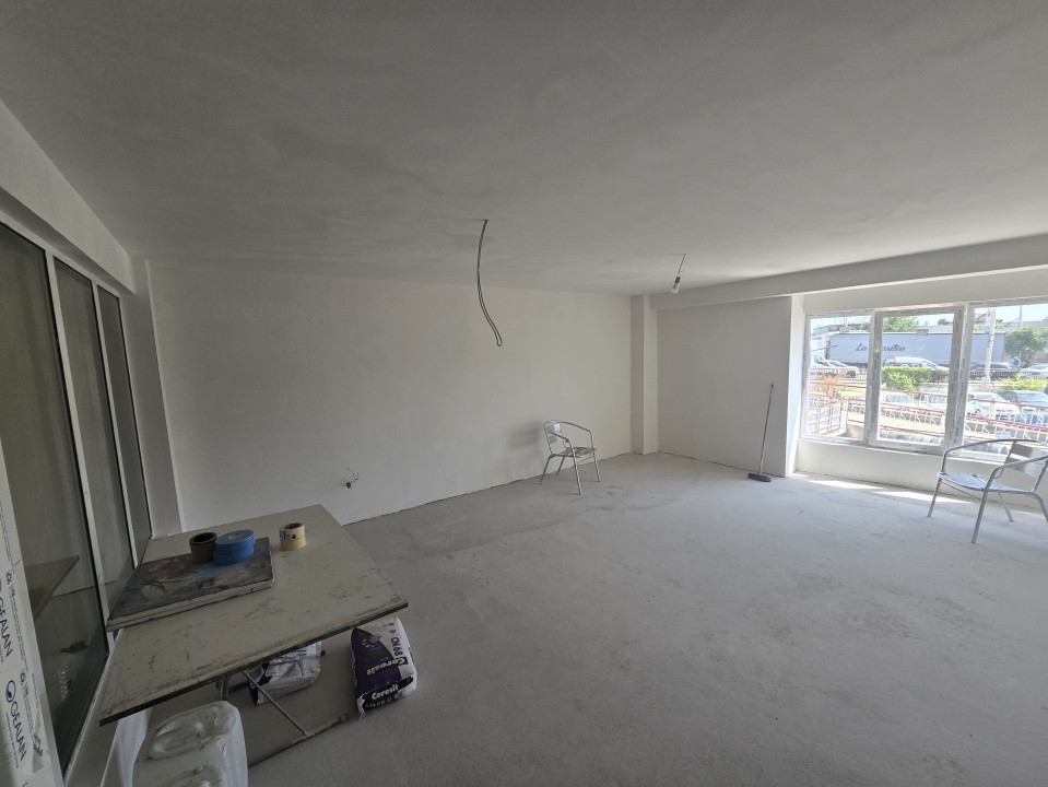 Inchiriere Spații Comerciale/Birouri - de la 30mp la 150mp - Poitiers