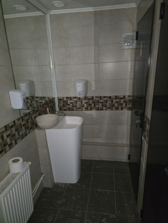 Spațiu Comercial Premium | 100 mp | Piața Voievozilor | Vitrină 10 ml  