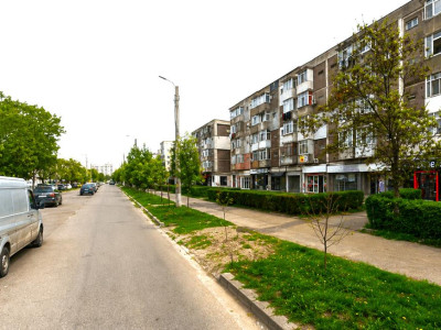 Inchiriere Spațiu Comercial Vitrat, 123 mp Bulevardul Poitiers