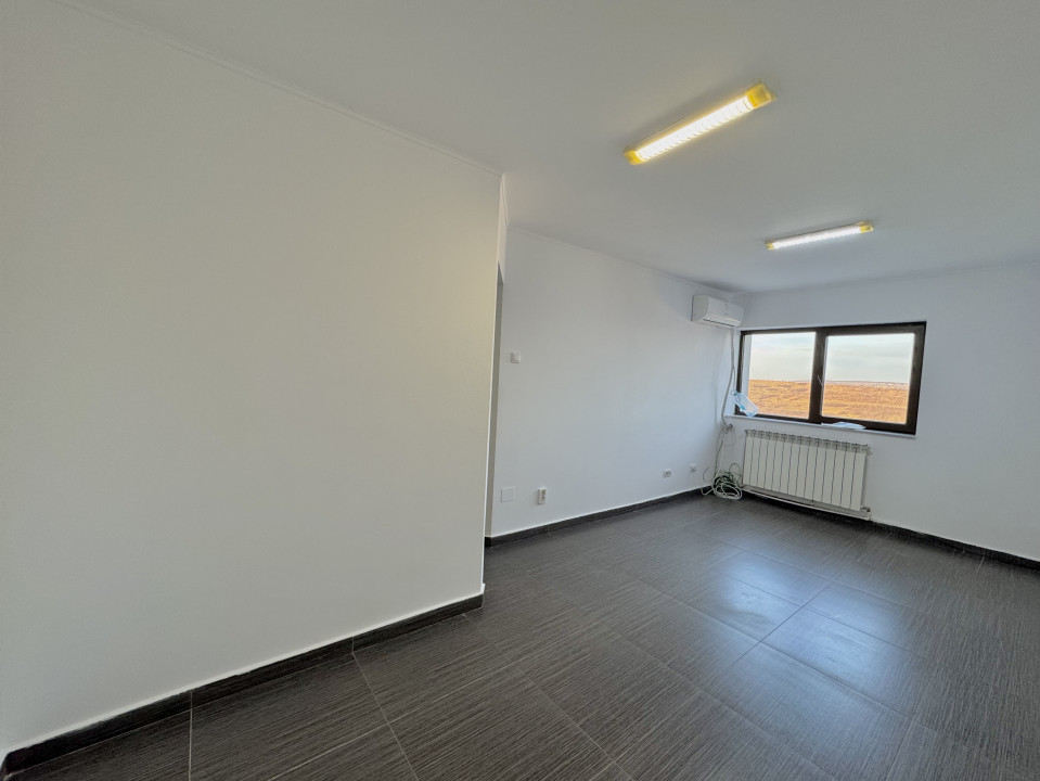 Închiriere Birou 35 mp în Copou. Etaj 2. 1 loc de parcare inclus.