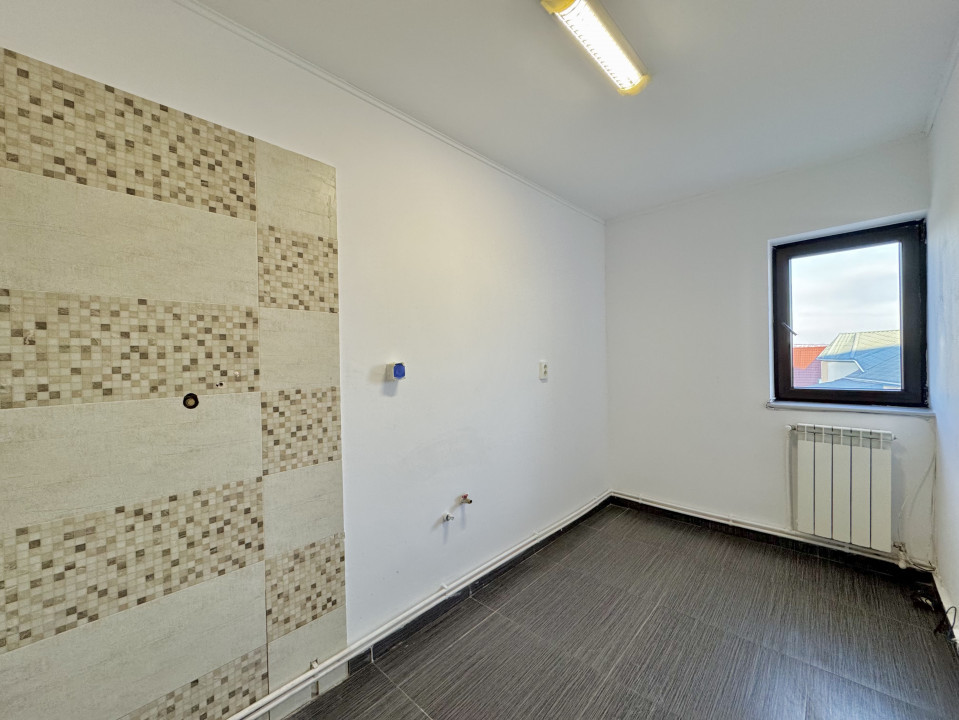 Închiriere Birou 35 mp în Copou. Etaj 2. 1 loc de parcare inclus.