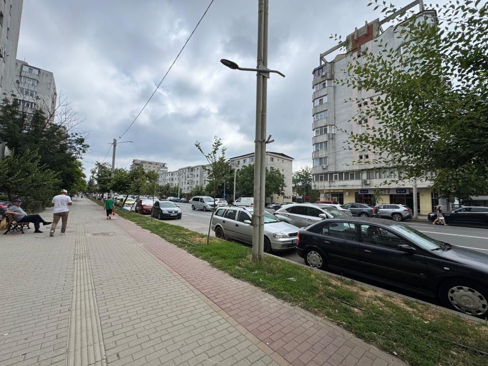 Inchiriere Spațiu Comercial Vitrat, 52 mp Pacurari -Primaria Centru Pacurari