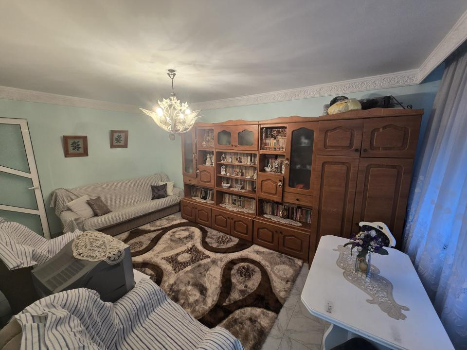 Inchiriere apartament | Doua camere | Podu Ros - Constructii 