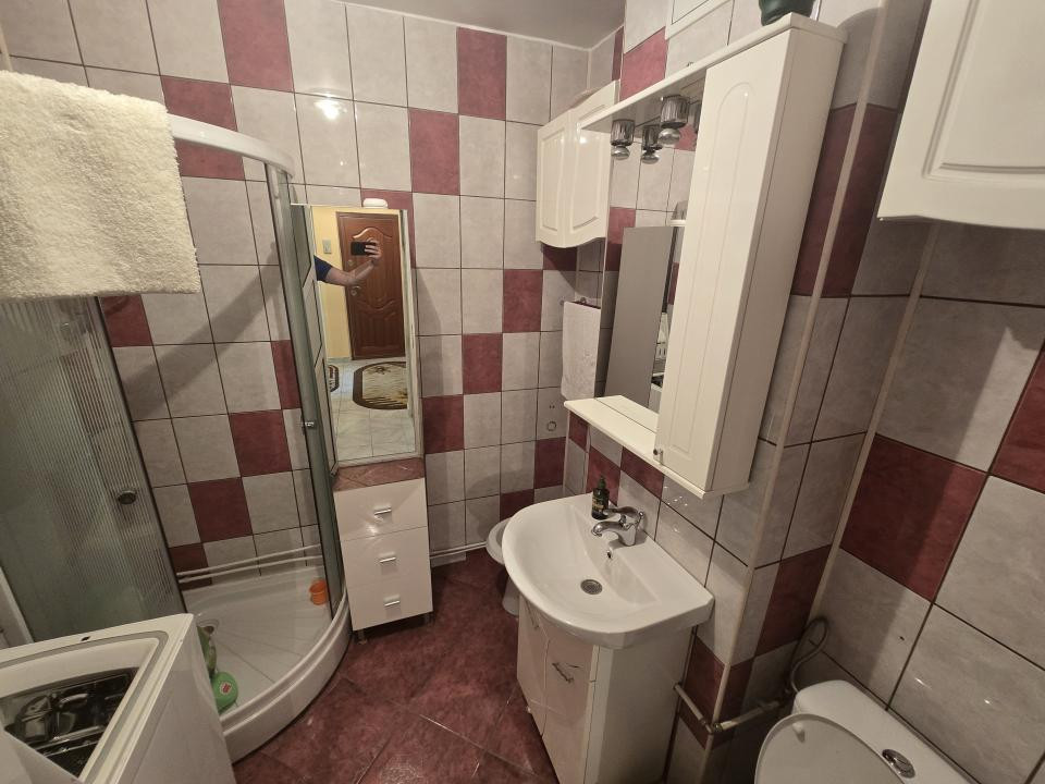 Inchiriere apartament | Doua camere | Podu Ros - Constructii 