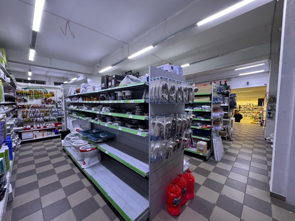 Inchiriere Spațiu Comercial Vitrat, 900 mp Tatarasi - Flux