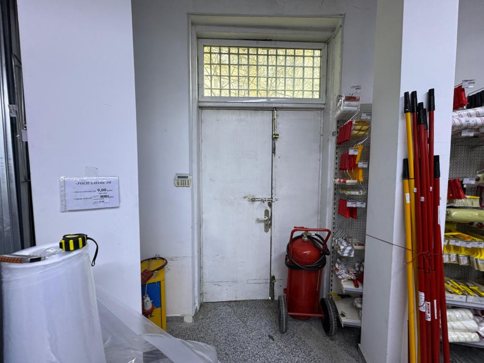Inchiriere Spațiu Comercial Vitrat, 900 mp Tatarasi - Flux
