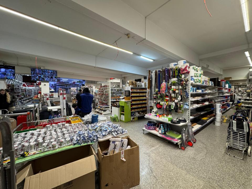 Inchiriere Spațiu Comercial Vitrat, 900 mp Tatarasi - Flux
