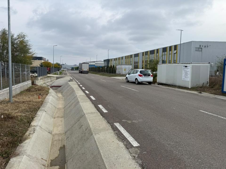 HALĂ DE ÎNCHIRIAT ÎN MIROSLAVA, IAȘI – 600 MP HALĂ ȘI 2.000 MP TEREN