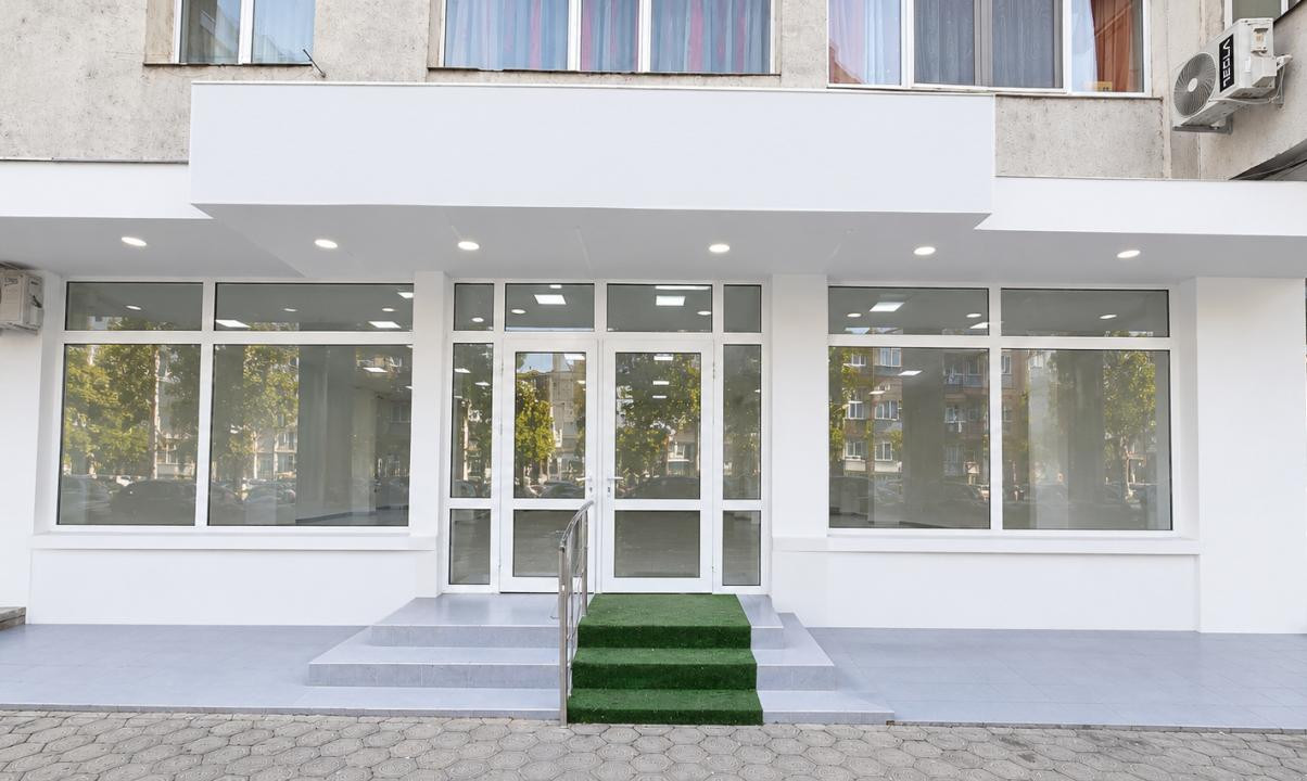 Spațiu comercial vitrat premium de închiriat – Rond Zimbru | 69 mp | 