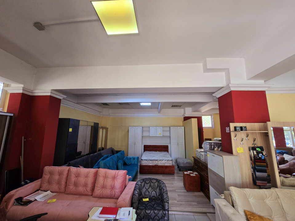 Inchiriere Spațiu Comercial Vitrat, 200 mp Pacurari - Mega Image.
