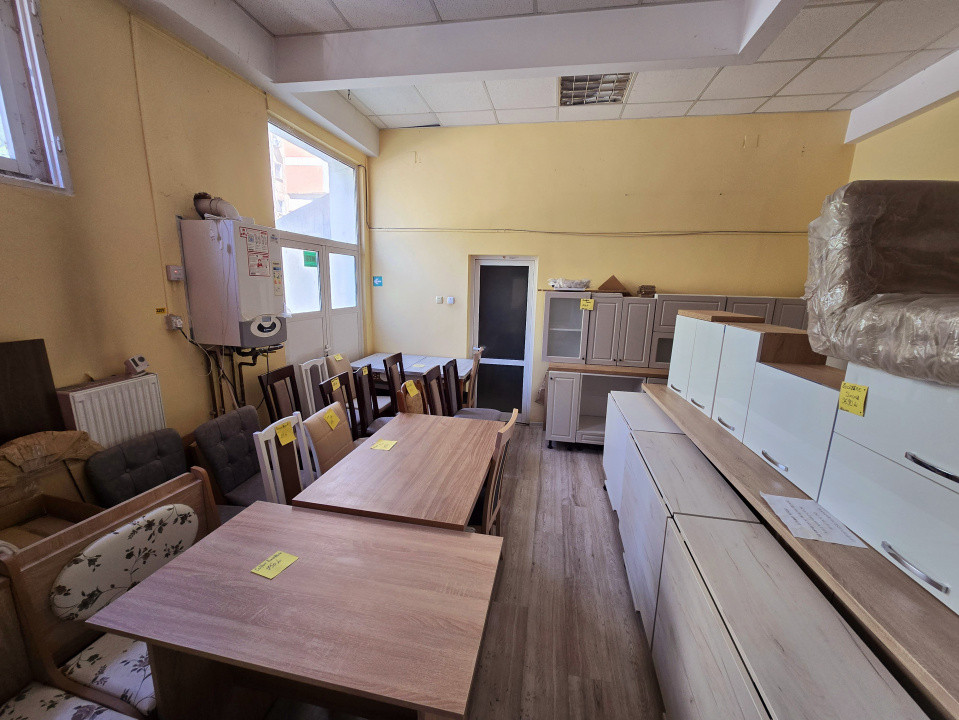 Inchiriere Spațiu Comercial Vitrat, 200 mp Pacurari - Mega Image.