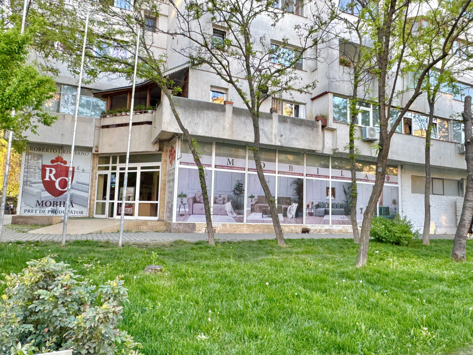 Inchiriere Spațiu Comercial Vitrat, 200 mp Pacurari - Mega Image.