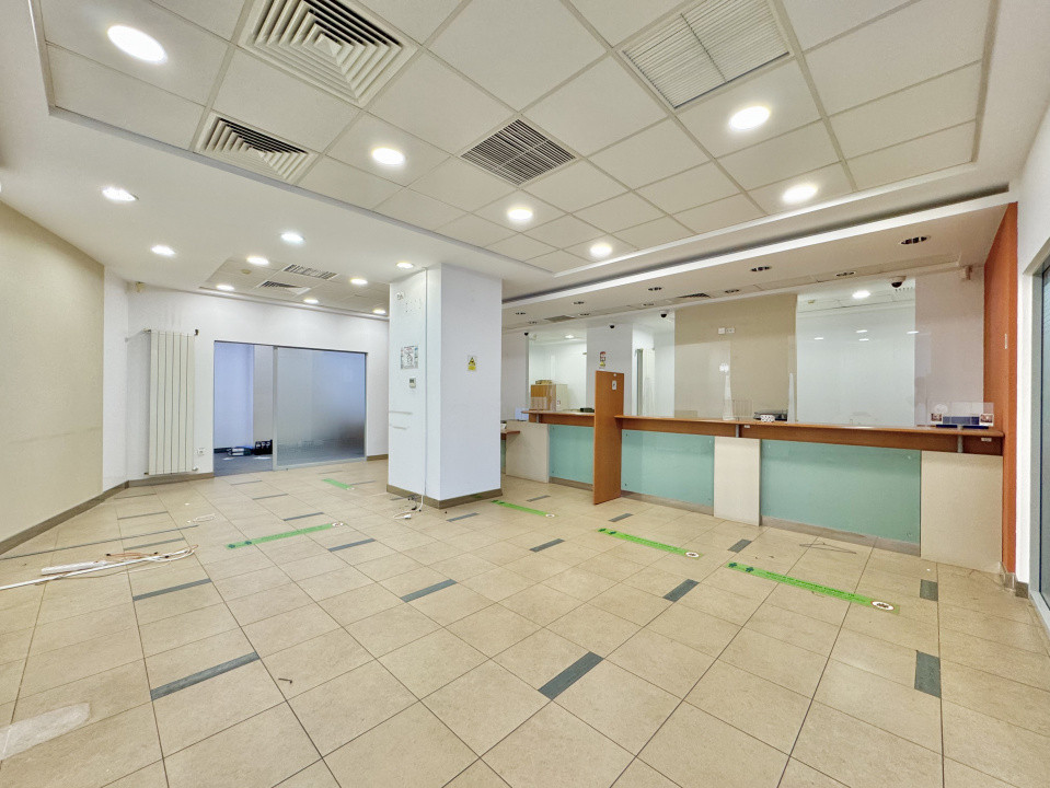 Închiriere Spațiu Comercial- fostul OTP A. Panu, 270 mp. Vitrină 10 ml