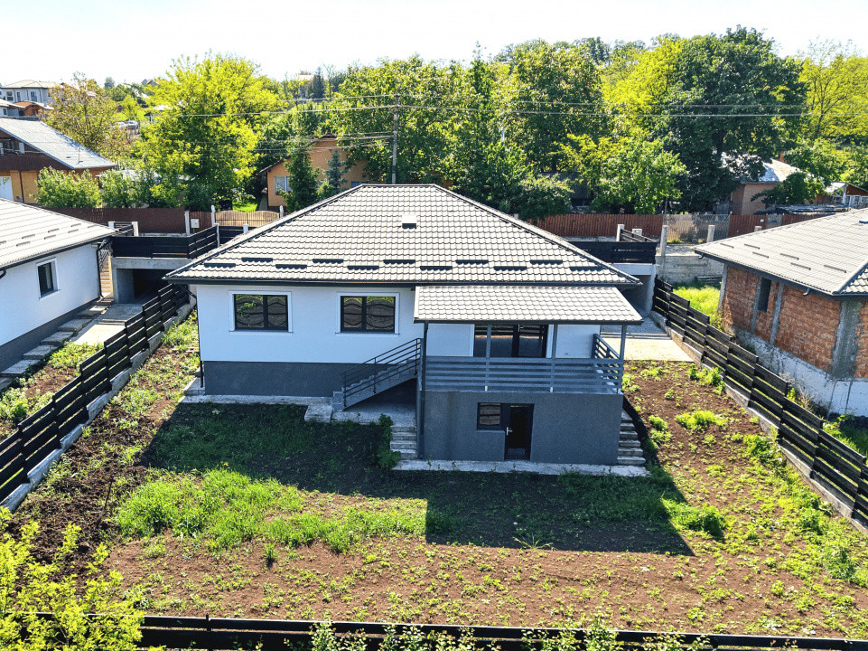 Casă Individuală 4 camere, 600 mp teren. Mutare imediată - Rediu.