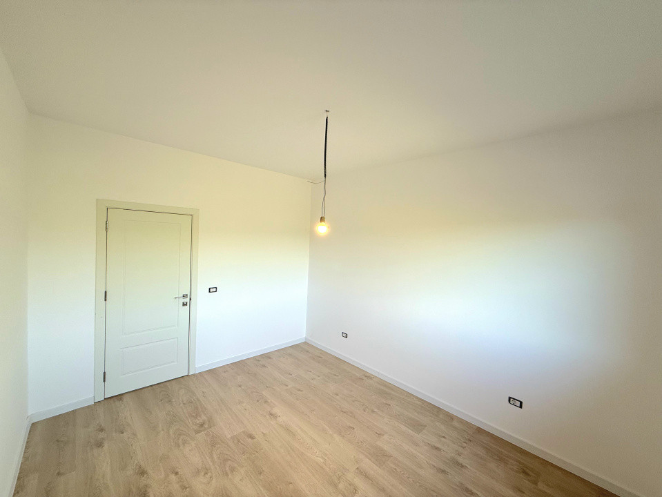 Casă Individuală 4 camere, 600 mp teren. Mutare imediată - Rediu.